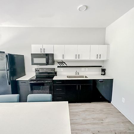 Sleepover 1Bd 1Ba Omaha Apartments Luaran gambar